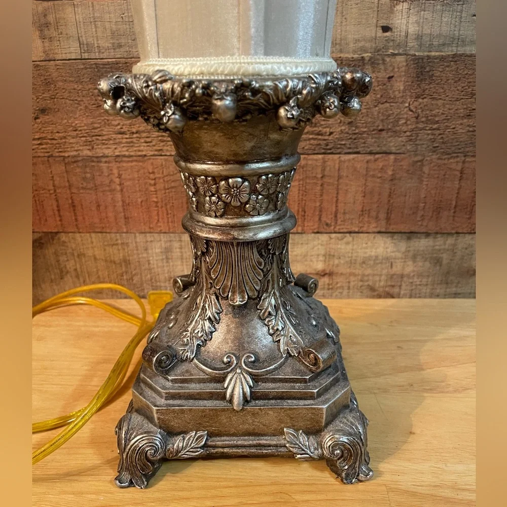 Vintage Art Deco Style Lamp